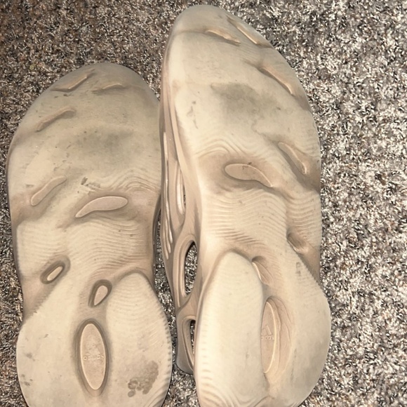 Size 12-Yeezy Roam Runner Ochre - Picture 3 of 3